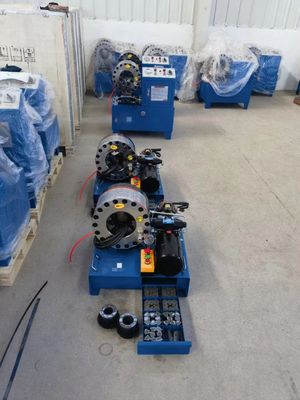 좋은 가격 10 다이 세트와 12v 24v 모바일 유압 호스 유괴 알선업자 51 밀리미터 호스관 권축 기계 온라인으로