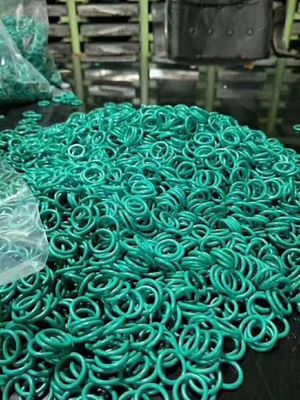 좋은 가격 녹색 NBR/FKM/FFKM/EDPM/SI 고무 O 반지 OEM/ODM 압축 폼링 기름 저항성 16-30 N/mm 찢어지기 강도 온라인으로