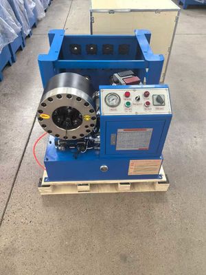효율적인 휴대용 수압 Hose Crimper Crimping Blue Color Electric Model With Rack And Fast Change Mould ToolsRange 1/4-1.5