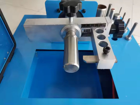 12v 전압 블루 컬러 자동차 로딩 35kg Hose Skiving Machine 2 인치 모터 전력 0.4kw Benefit / Hose Peeling Machine