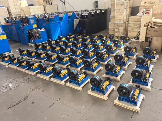 Portable 1 Inch 6-25mm Manual Hose Crimping Machine / Hose Crimper Blue Color 10pcs/H Vehicle Hose Fitting Crimper