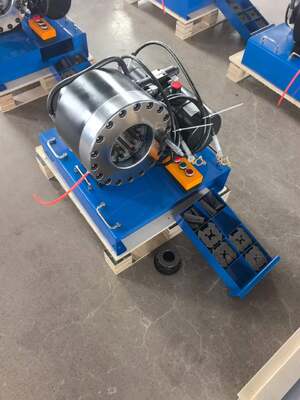 좋은 가격 12V/24V 전압 2 인치 수압 Hose Crimping 기계와 600T Crimping 힘 10 다이와 6-51mm 범위 자동차 로딩을 위해 더 작은 작업 음성 online